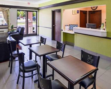 Econo Lodge Inn & Suites Shelbyville