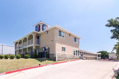 Motel 6-Azle TX