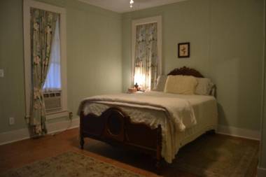 Carleton House Bed and Breakfast