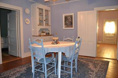 Carleton House Bed and Breakfast