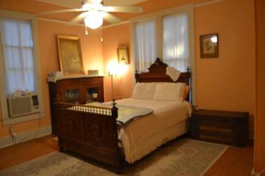 Carleton House Bed and Breakfast