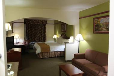 Budget Host Inn and Suites Cameron