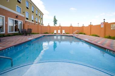 Holiday Inn Express & Suites - Jourdanton-Pleasanton an IHG Hotel