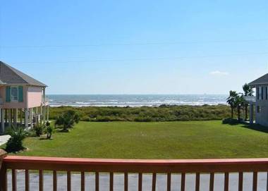 Sea Life's Beauty in this Oceanview Beachhouse!