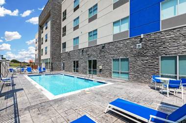 Holiday Inn Express & Suites - Denton - Sanger an IHG Hotel