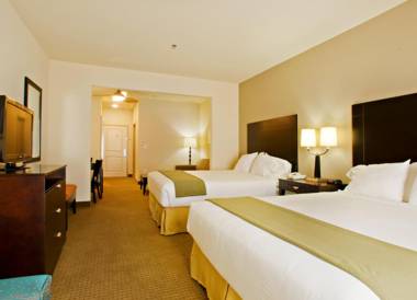 Holiday Inn Express Hotel & Suites Shamrock North an IHG Hotel