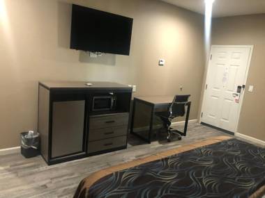 Budget Host Inn & Suites