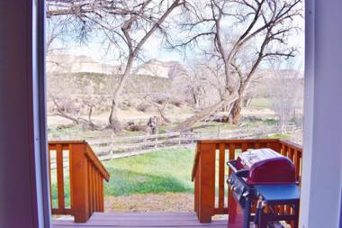 Arrowhead Country Inn and Cabins