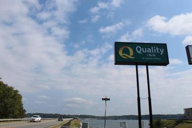 Quality Inn - On The Lake Clarksville-Boydton