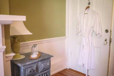 Early Inn at the Grove