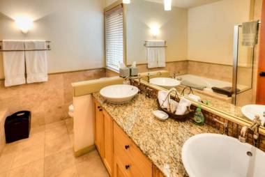 The Eagle Harbor Inn