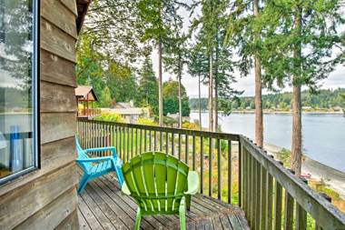 Waterfront Bainbridge Island Home with Stunning Views