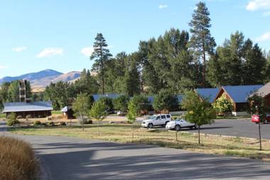 Methow River Lodge