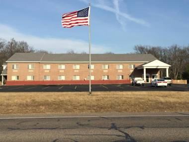 Adams Inn and Suites