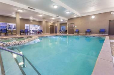 Holiday Inn Express Hotel & Suites Eau Claire North an IHG Hotel