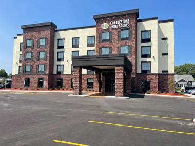 Cobblestone Hotel & Suites - Little Chute