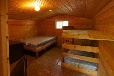 Plymouth Rock Camping Resort Studio Cabin 2