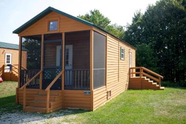 Plymouth Rock Camping Resort Deluxe Cabin 15