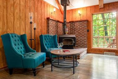 Huge Deck Comm Pool Grill WiFi at Coolfont Cabin