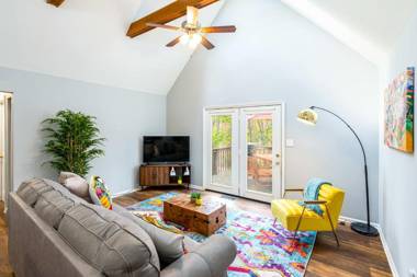 Hot Tub Deck&Grill Game Room WiFi at Cute Cabin