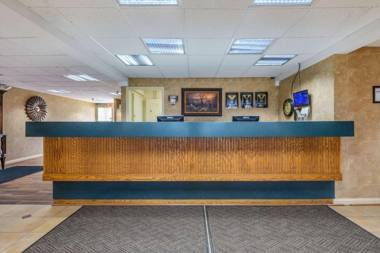 Econo Lodge Inn & Suites Triadelphia