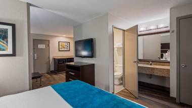 Best Western Carlton Suites