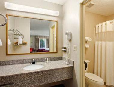 Howard Johnson by Wyndham Dothan