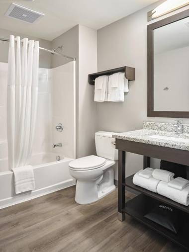 stayAPT Suites Dothan