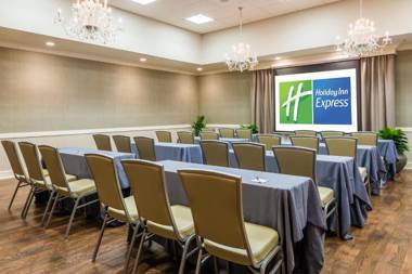 Holiday Inn Express Fairhope - Point Clear an IHG Hotel