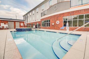 Holiday Inn Express Hotel & Suites Foley an IHG Hotel