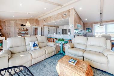 Barefoot Beach by Meyer Vacation Rentals