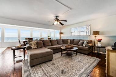 Surfin Inn by Meyer Vacation Rentals