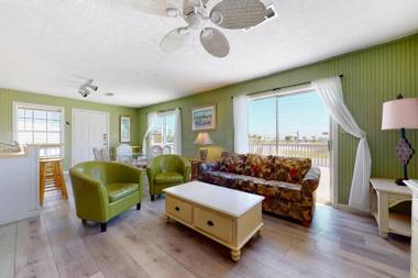 The Purple House by Meyer Vacation Rentals