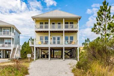 Mellow Yellow by Meyer Vacation Rentals