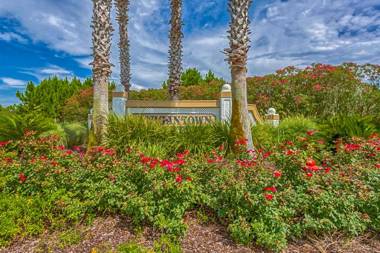 Mellow Yellow by Meyer Vacation Rentals