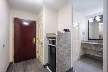 Quality Inn & Suites Huntsville Research Park Area