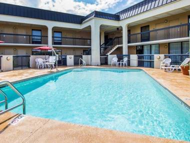 Quality Inn Mobile West Tillmans Corner