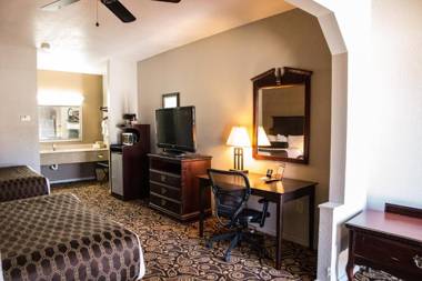 Mockingbird Inn & Suites