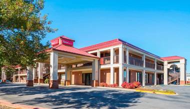 Red Roof Inn & Suites Scottsboro