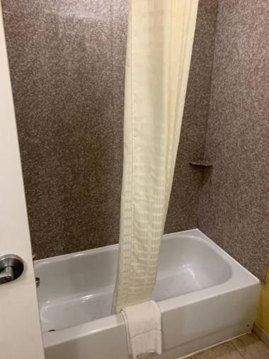 Ambassador Inn & Suites