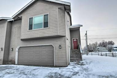 Cozy Anchorage Townhome Less Than Half Mile to Jewel Lake!