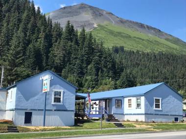 The Tides Inn