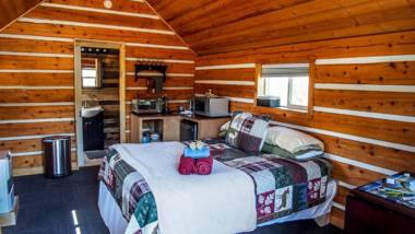 Glacier Creek Cabins