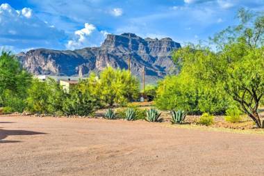 Luxe Apache Junction Escape with Pool and Hot Tub