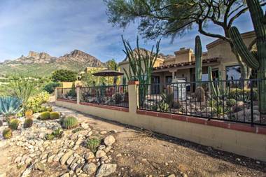 Oro Valley Getaway with Patio BBQ and Mountain Views!