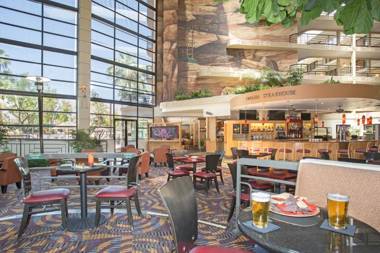 Embassy Suites Phoenix - Biltmore