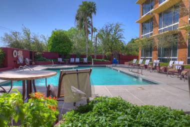 Ramada by Wyndham Phoenix Midtown