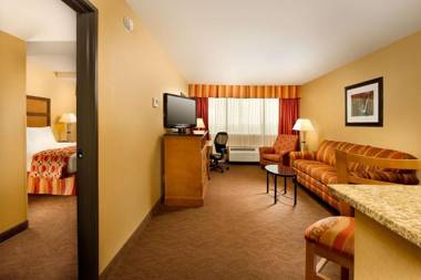 Drury Inn & Suites Phoenix Airport