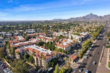 Beautiful newly remodeled 2-Bdrm Biltmore Condo