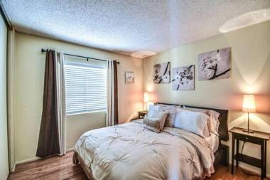 Larkspur Villa - Lovely & Entertaining Hot Tub with pool resort living!